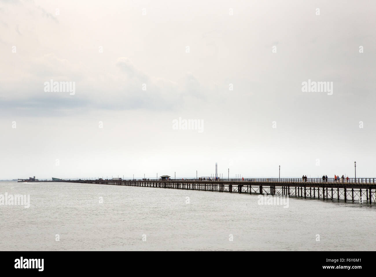 Station balnéaire de Southend pier anglais la plus longue jetée dans le monde Banque D'Images