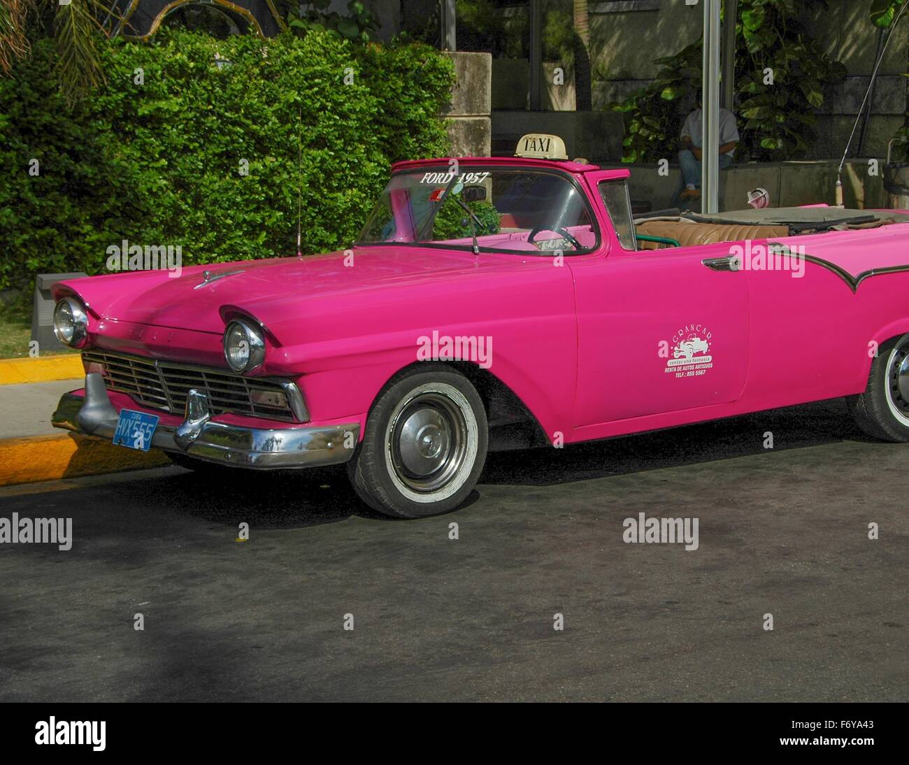 Années 1950, les voitures sont vus partout dans Cuba Banque D'Images