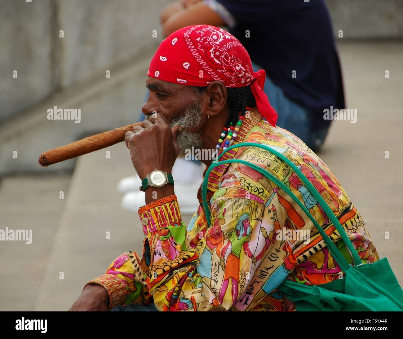 Homme cubain en costume traditionnel Banque de photographies et d ...