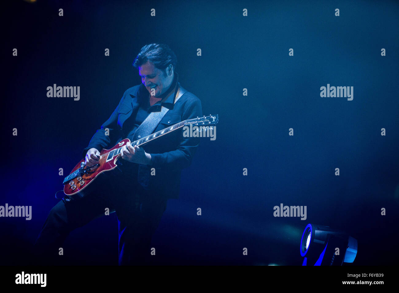 Assago Milan, Italie. 21 novembre, 2015. Simple Minds en concert à mediolaun crédit forum : Roberto finizio/ alamy live news Banque D'Images