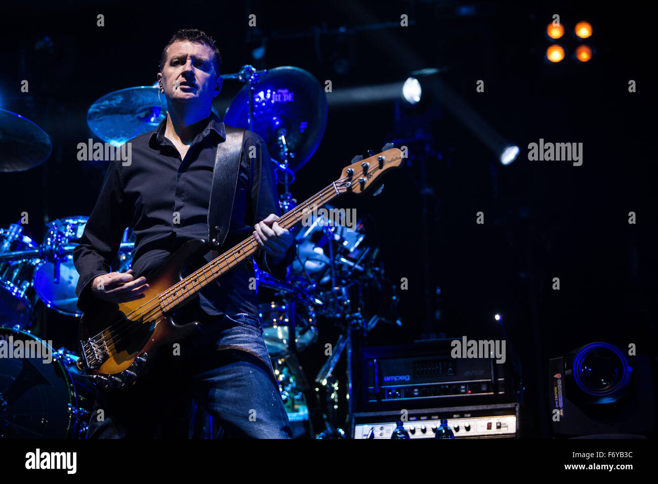 Assago Milan, Italie. 21 novembre, 2015. Simple Minds en concert à mediolaun crédit forum : Roberto finizio/ alamy live news Banque D'Images