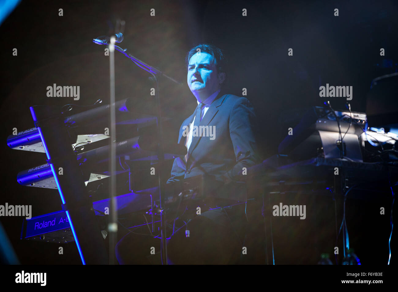 Assago Milan, Italie. 21 novembre, 2015. Simple Minds en concert à mediolaun crédit forum : Roberto finizio/ alamy live news Banque D'Images