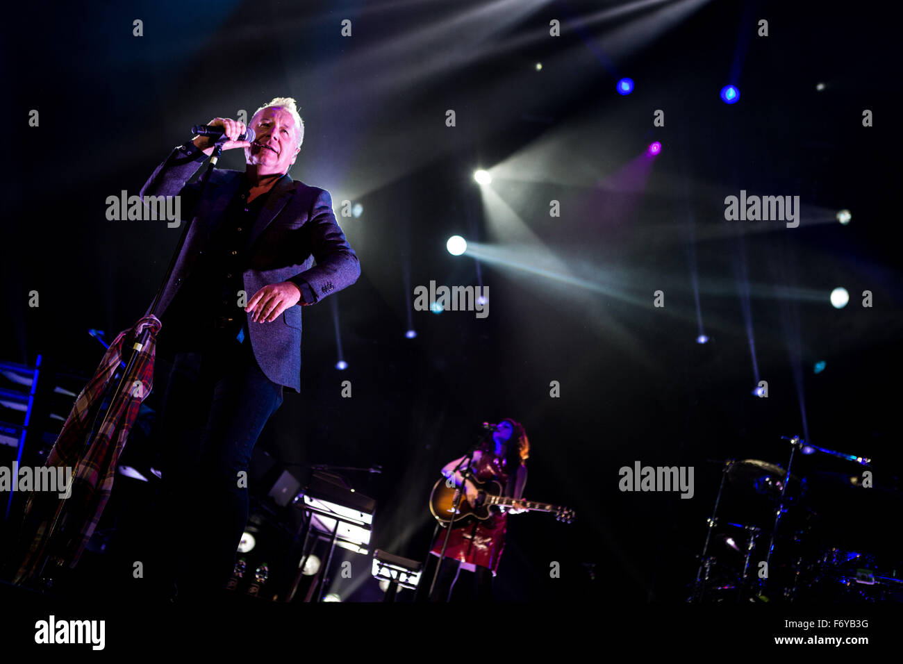 Assago Milan, Italie. 21 novembre, 2015. Simple Minds en concert à mediolaun crédit forum : Roberto finizio/ alamy live news Banque D'Images