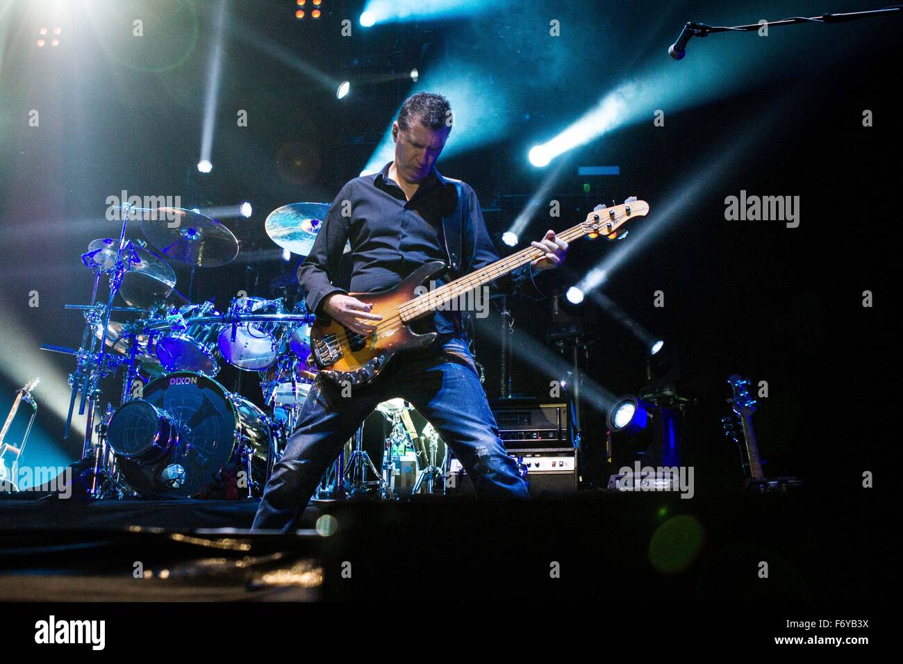 Assago Milan, Italie. 21 novembre, 2015. Simple Minds en concert à mediolaun crédit forum : Roberto finizio/ alamy live news Banque D'Images