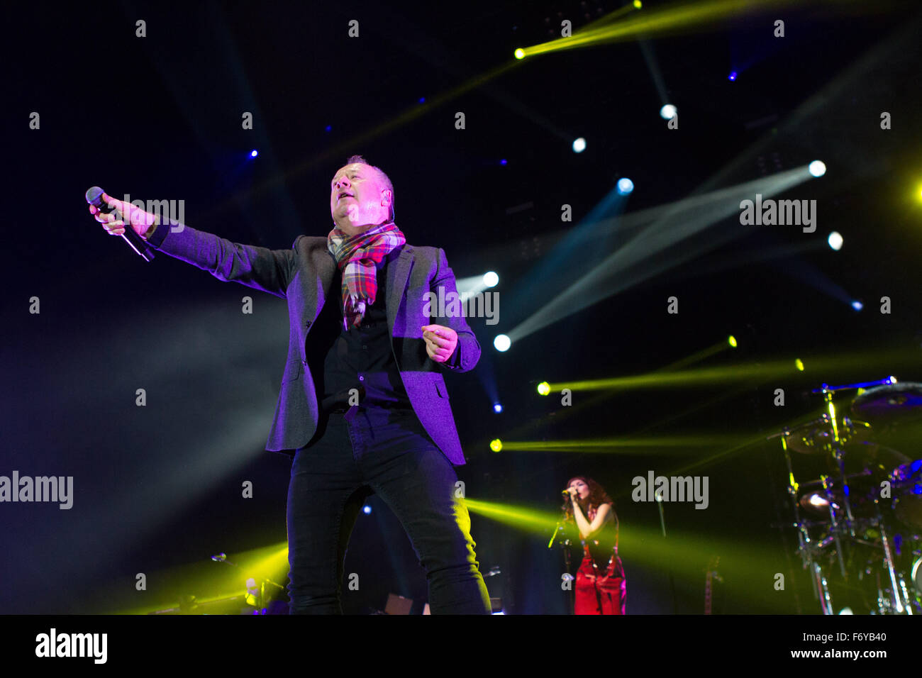 Assago Milan, Italie. 21 novembre, 2015. Simple Minds en concert à mediolaun crédit forum : Roberto finizio/ alamy live news Banque D'Images