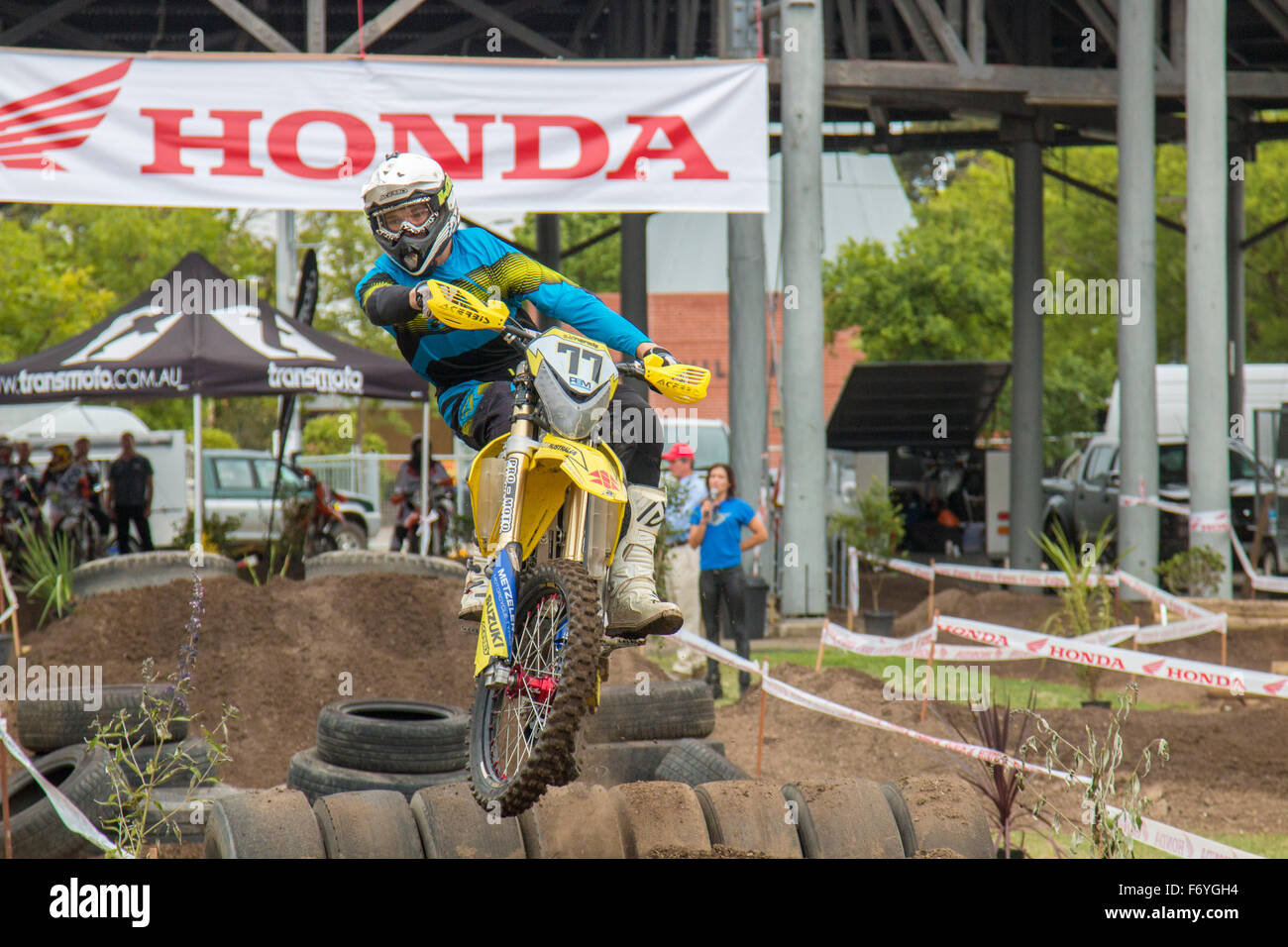 Sydney, Australie. 22 novembre 2015. Sydney Motorcycle Show du parc olympique de Sydney, Homebush, Sydney, Australie accueille un événement de moto super cross crédit : model10/Alamy Live News Banque D'Images