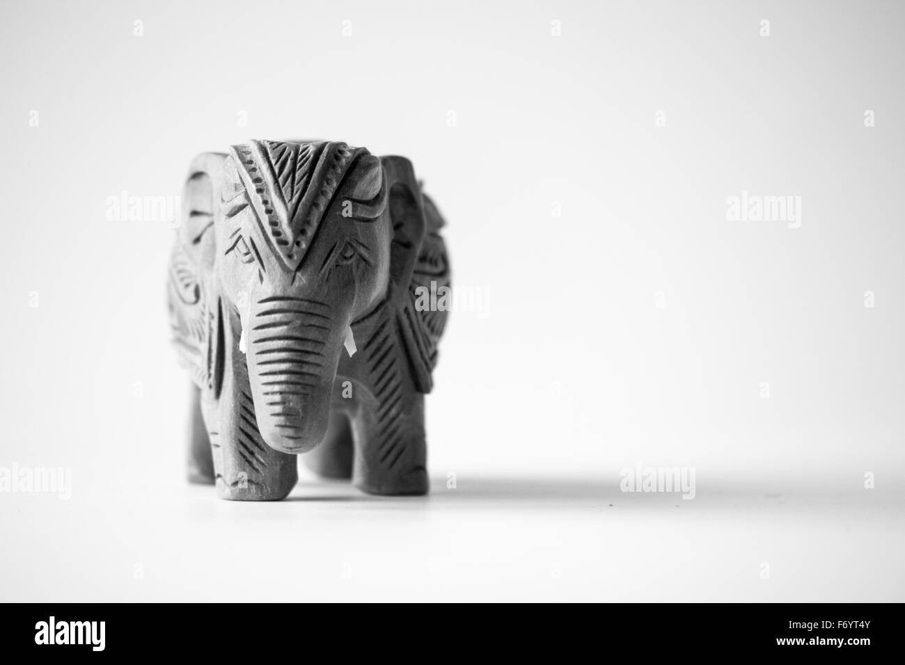 Éléphant en bois, un souvenir typique de l'Inde Banque D'Images