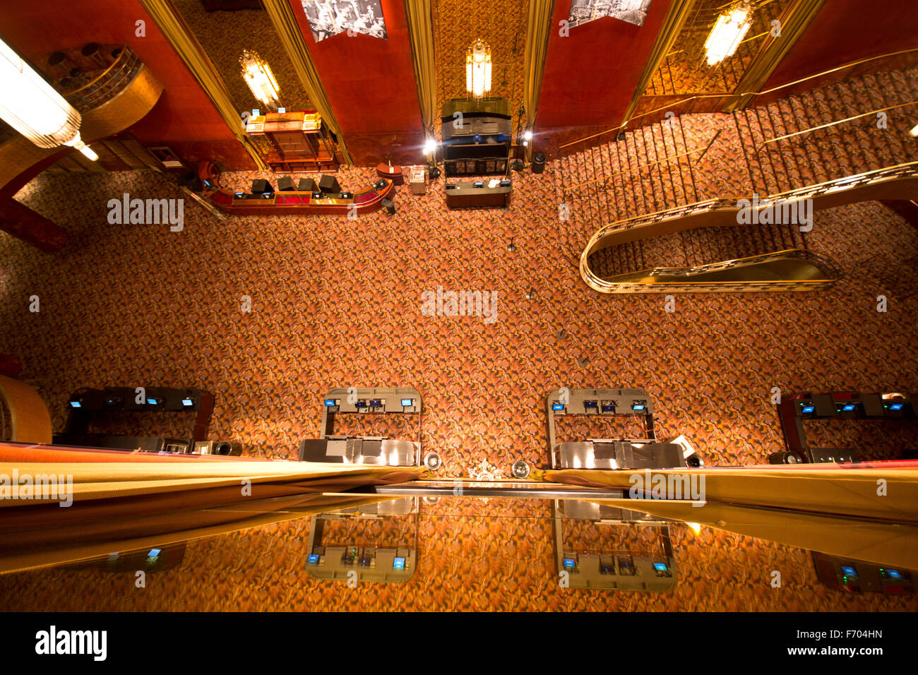 Vue de l'intérieur de l'historique ci-dessus au Radio City Music Hall de New York City Banque D'Images