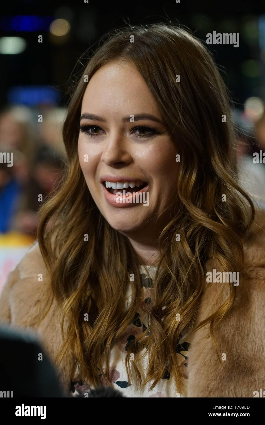 Londres, Royaume-Uni. 22 novembre, 2015. Tanya Burr Youtuber assiste à la première mondiale de Joe & Caspar prend la route à l'Empire, Leicester Square, Londres. Credit : Voir Li/Alamy Live News Banque D'Images