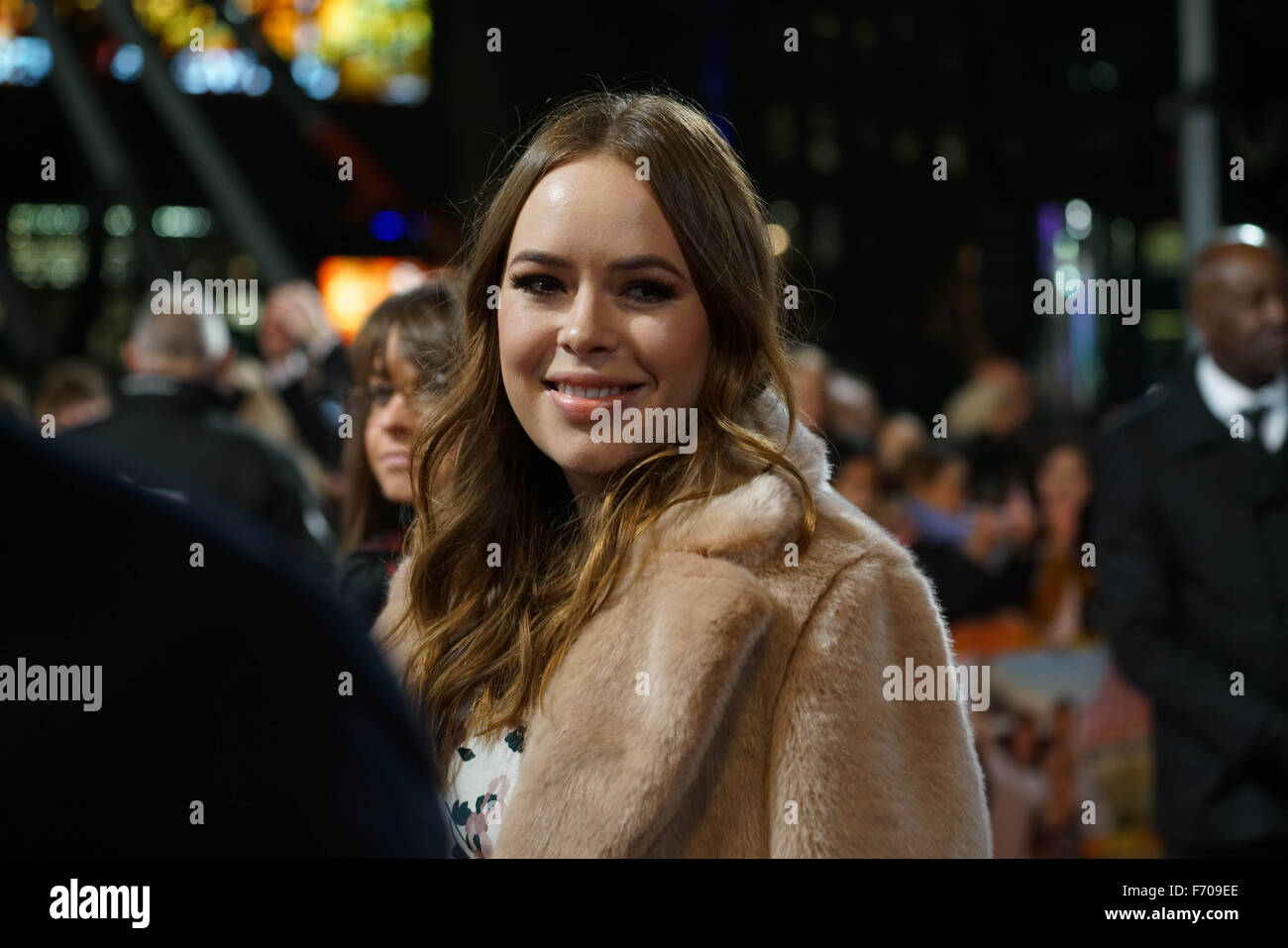 Londres, Royaume-Uni. 22 novembre, 2015. Tanya Burr Youtuber assiste à la première mondiale de Joe & Caspar prend la route à l'Empire, Leicester Square, Londres. Credit : Voir Li/Alamy Live News Banque D'Images