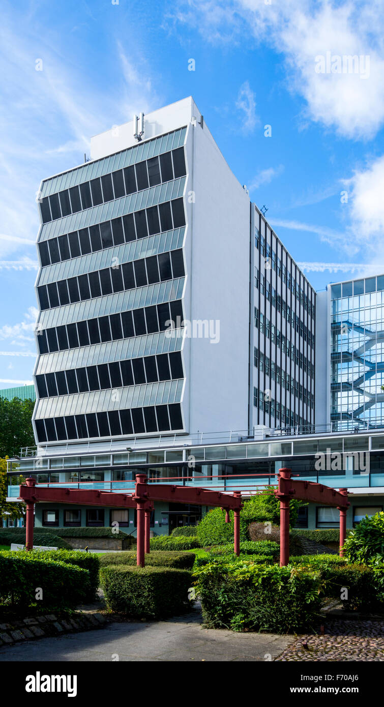 Le bâtiment Renold, sur l'ancien campus de l'UMIST, Université de Manchester, Manchester, Angleterre, Royaume-Uni. Cruickshank & Seward 1962. Banque D'Images