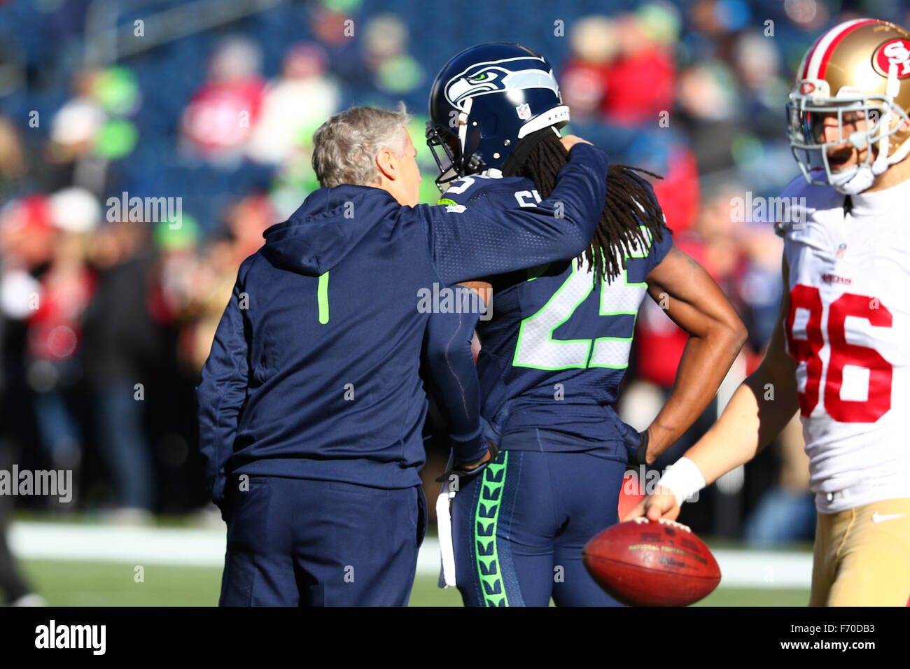 Seattle, USA. 22 novembre, 2015. L'entraîneur-chef des Seahawks Pete Carroll parle à Seattle Seahawks Richard évoluait Sherman (25) lors d'un match entre les San Francisco 49ers et les Seahawks de Seattle à CenturyLink Field à Seattle, WA, le 22 novembre 2015. Les Seahawks a gagné 29-13. Credit : Cal Sport Media/Alamy Live News Banque D'Images