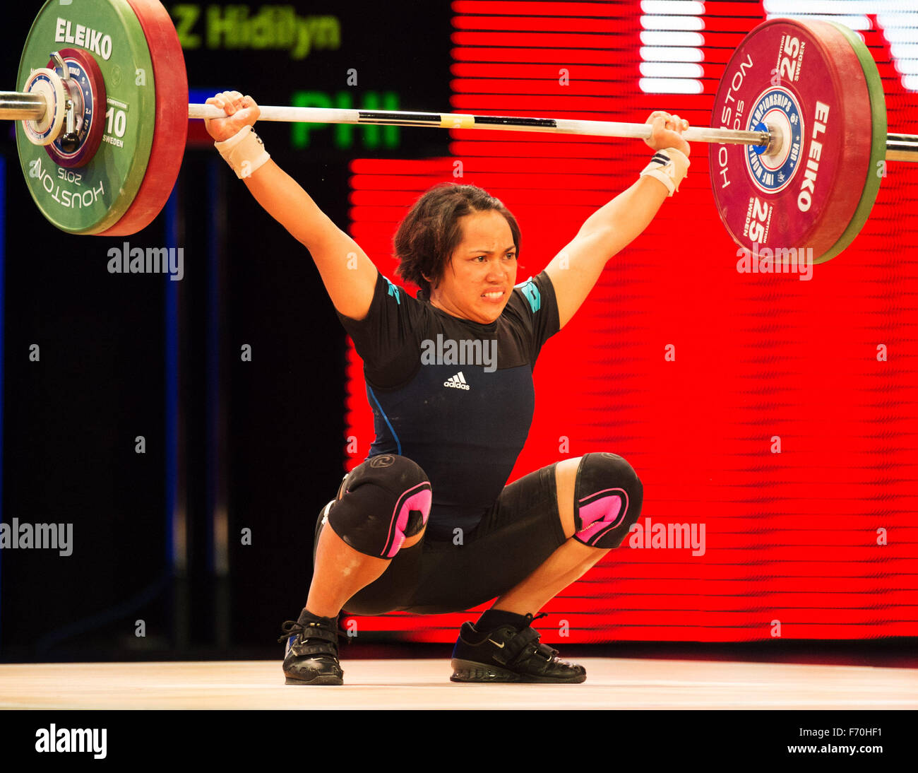 22 novembre 2015 : Hidilyn Diaz des Philipines ascenseurs 96 kilos à l'arraché aux Championnats du monde d'haltérophilie à l'à Houston, Texas. Brent Clark/Alamy Live News Banque D'Images