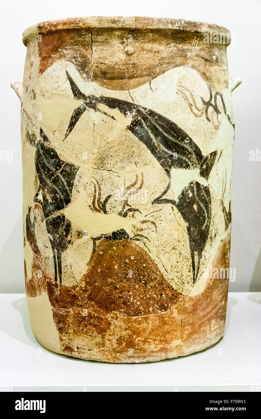 Santorin, Théra. Musée de la Théra préhistorique. Un Minoan, pithos, vase, avec la peinture de sauter les dauphins, de autour de 1200 BC. Banque D'Images