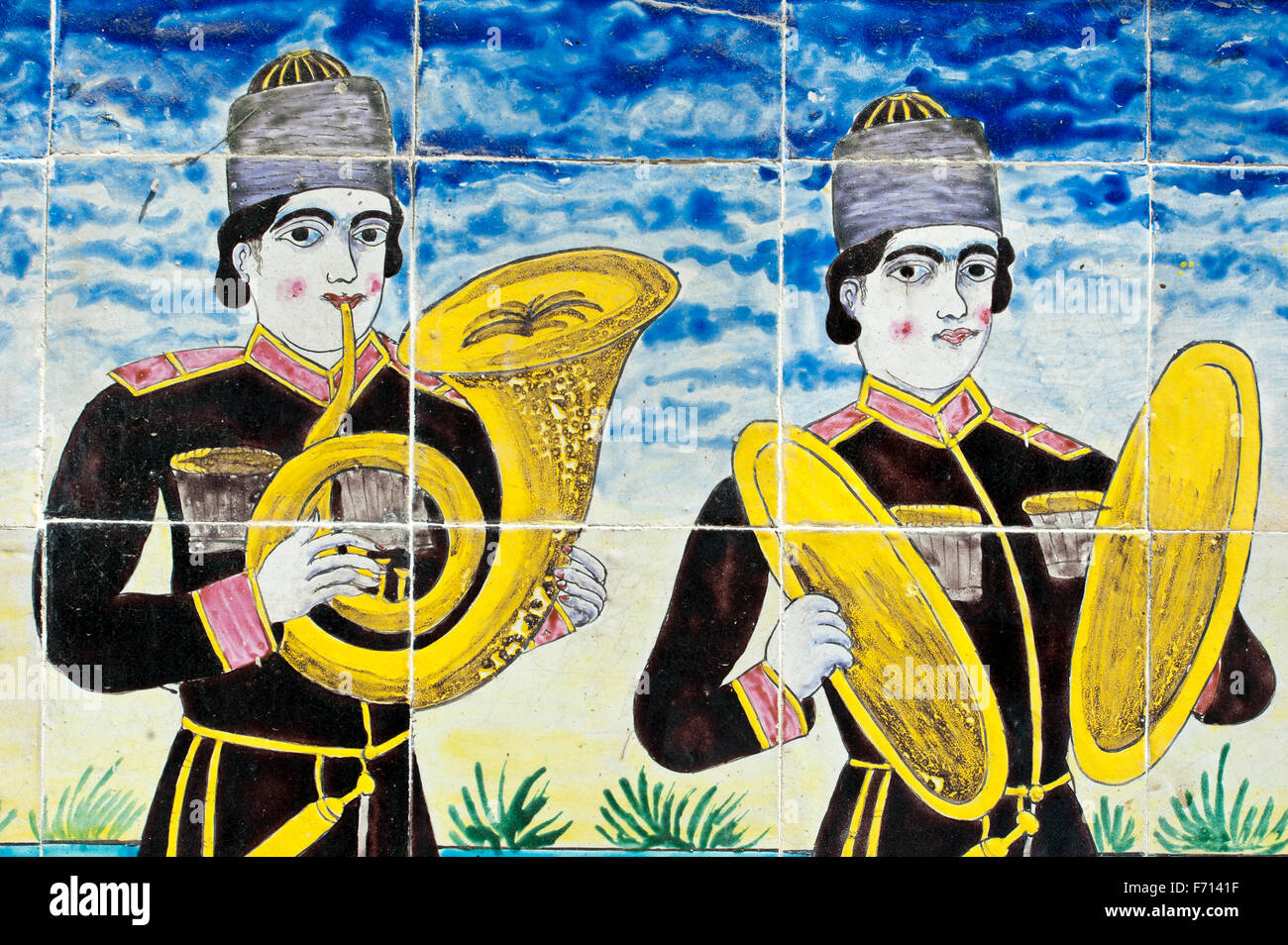 Musiciens, murale, carreaux émaillés, détail, le Golestan Palace, Téhéran, Iran Banque D'Images