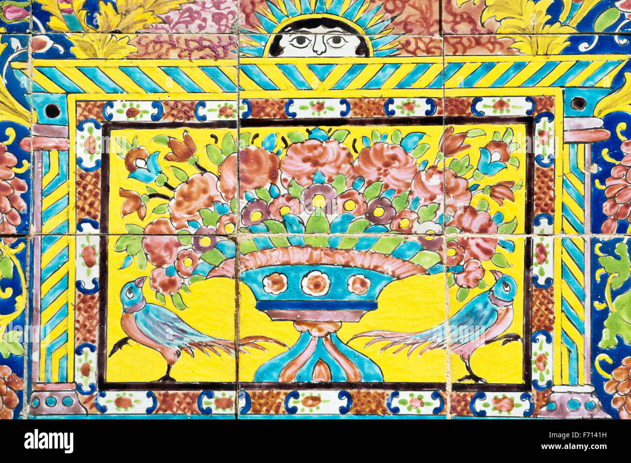 Vase aux oiseaux, murale, carreaux émaillés, le Golestan Palace, Téhéran, Iran Banque D'Images