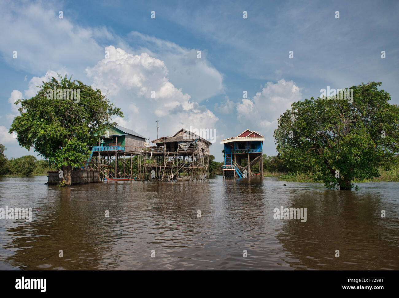 Le village flottant de KOMPONG PHLUK près de Siem Reap, Cambodge Banque D'Images