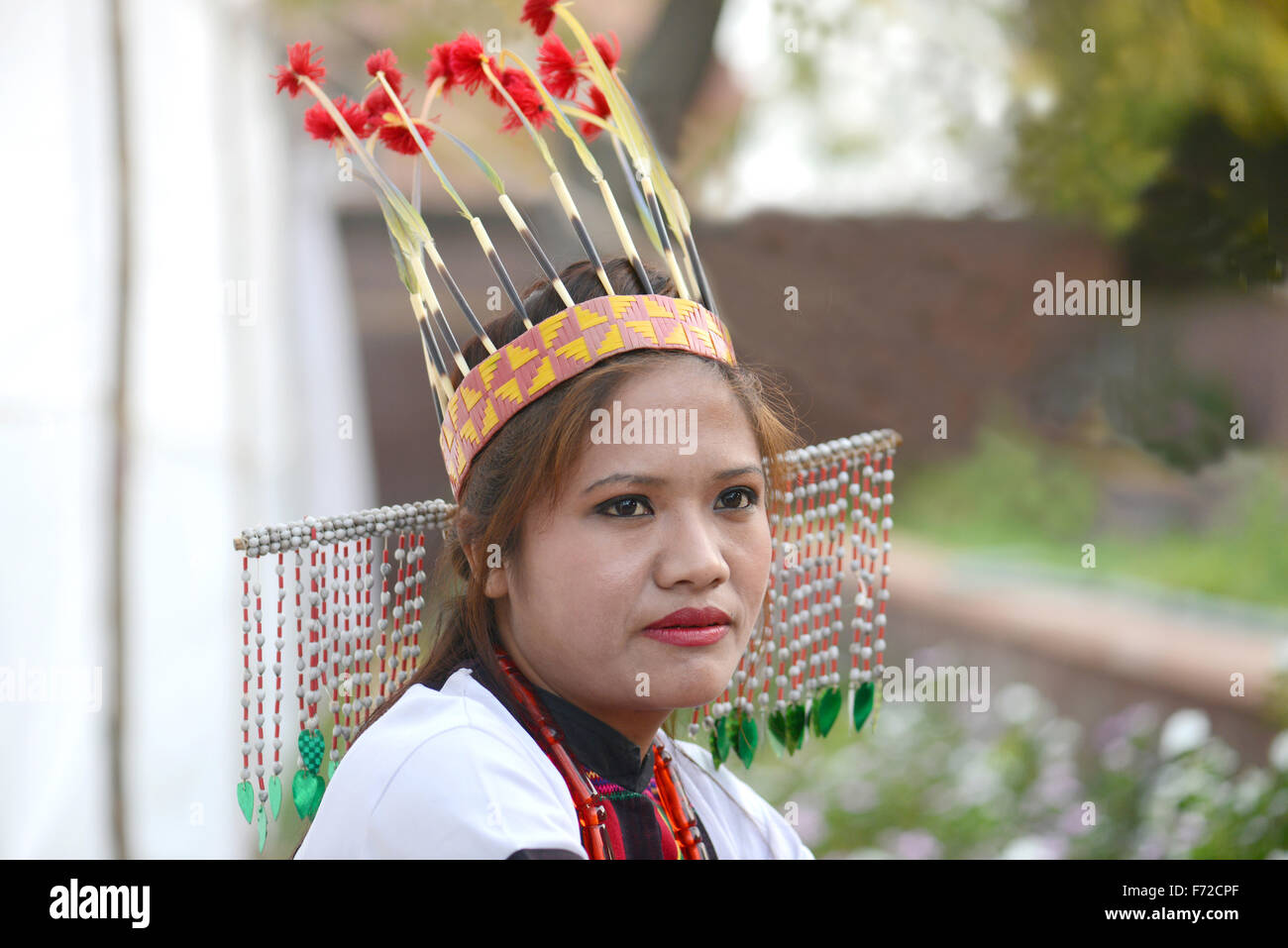 Femme portant un costume traditionnel, Mizoram, Inde, Asie, M.# 786 Banque D'Images