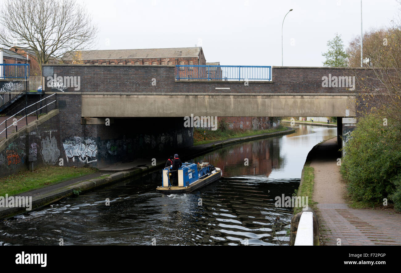 Monument Road Bridge, le BCN Old Main Line Canal, Birmingham, UK Banque D'Images