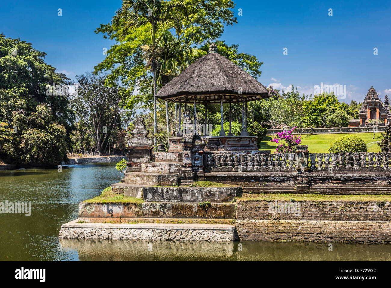 Temple à Bali, Indonésie sur une belle journée ensoleillée Banque D'Images