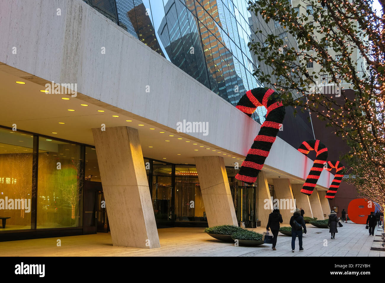Solow Building pendant les vacances, NYC Banque D'Images