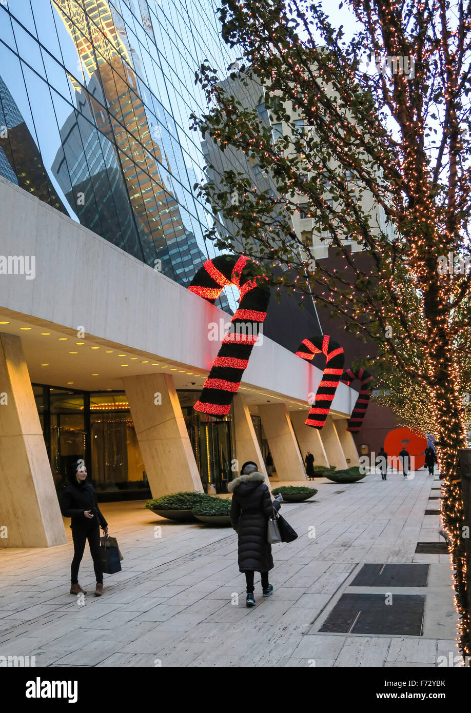Solow Building pendant les vacances, NYC Banque D'Images