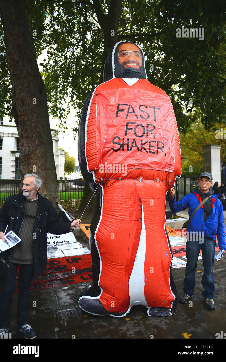 Shaker Aamer se demandant la libération du dernier détenu britannique laissé à Guantanamo Bay dispose d''atmosphère où : London, Royaume-Uni Quand : 24 Oct 2015 Banque D'Images