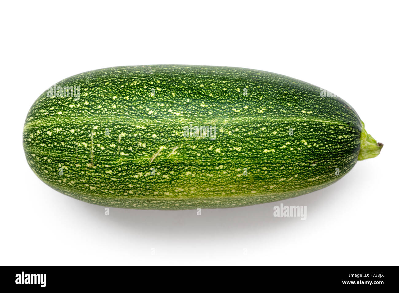 Courge vert frais mûrs isolated on white Banque D'Images