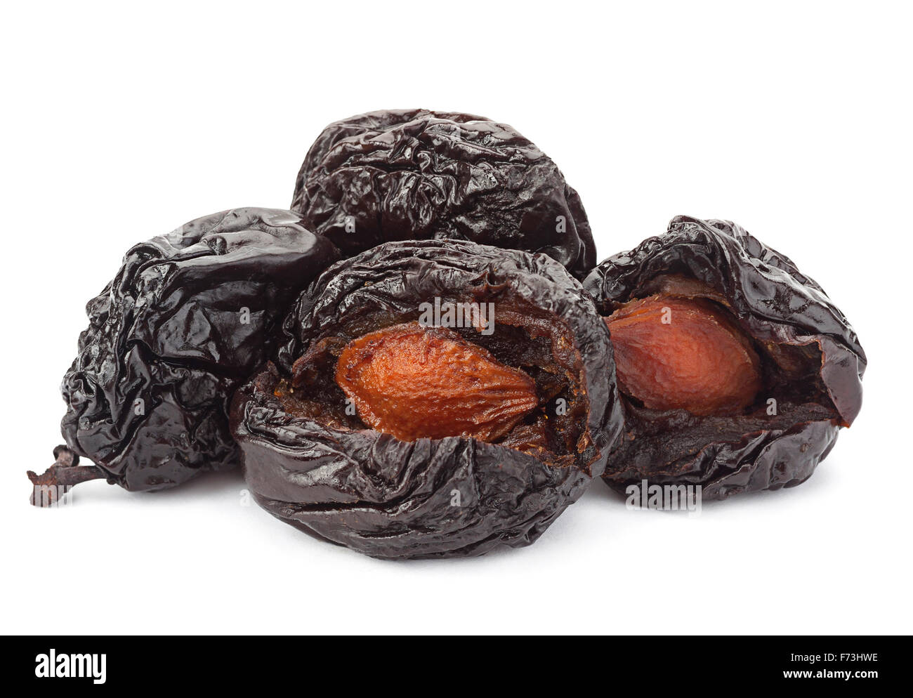 Fumé sec ouvert plum isolé sur fond blanc Banque D'Images
