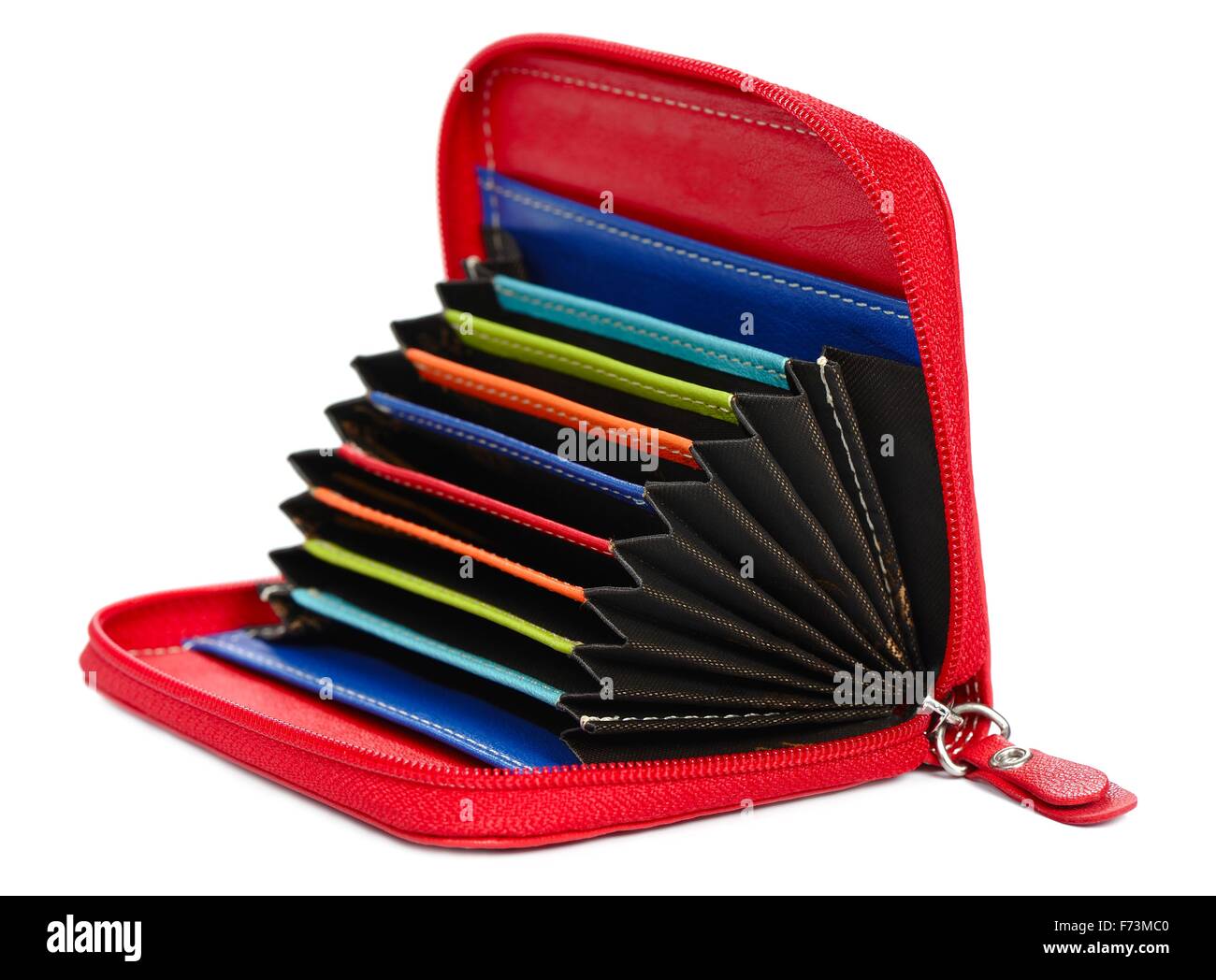 Porte-carte de visite en cuir couleur rouge isolé sur fond blanc Banque D'Images