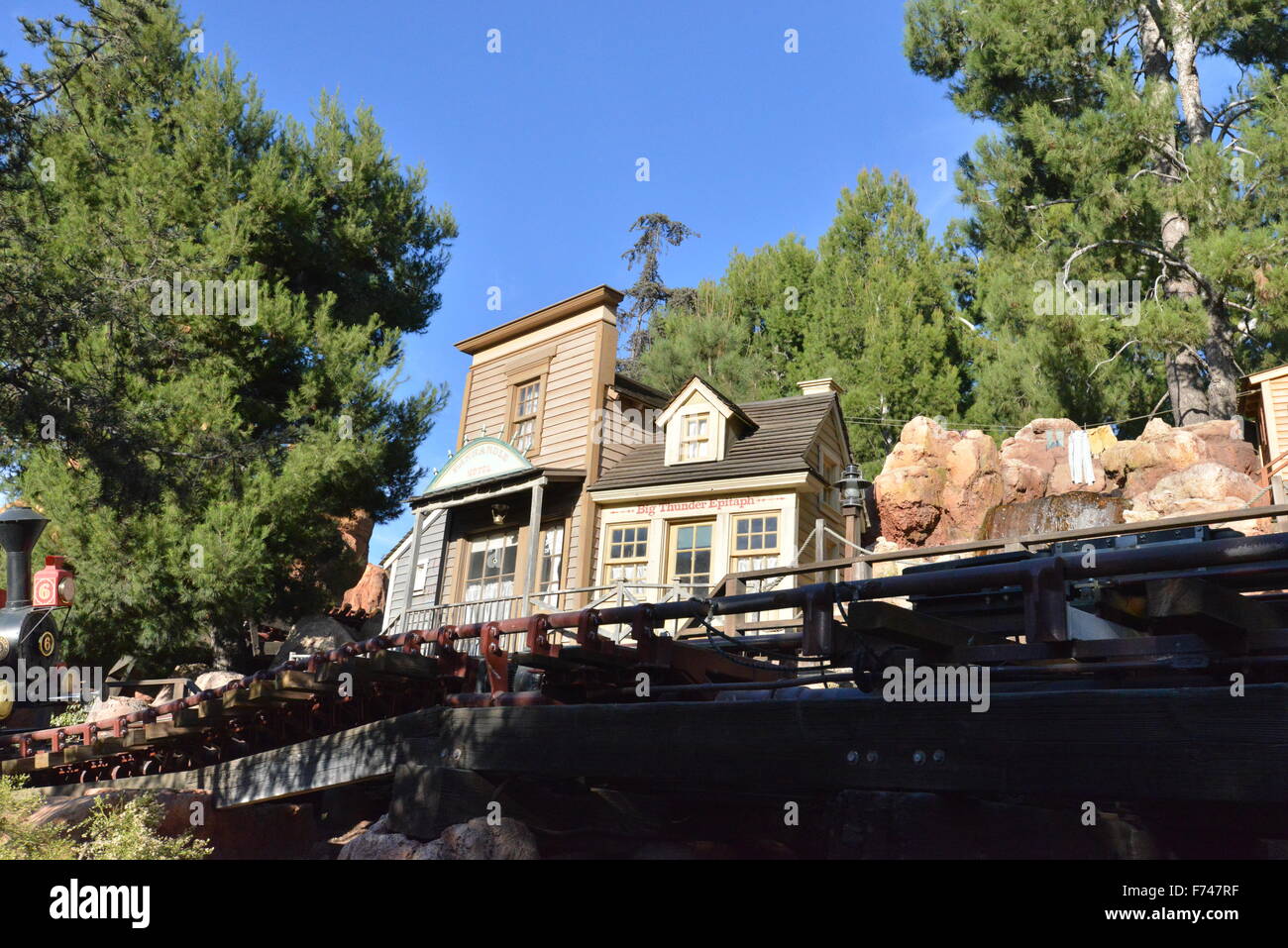 Big Thunder Mountain Railroad à Disneyland, Los Angeles. Banque D'Images