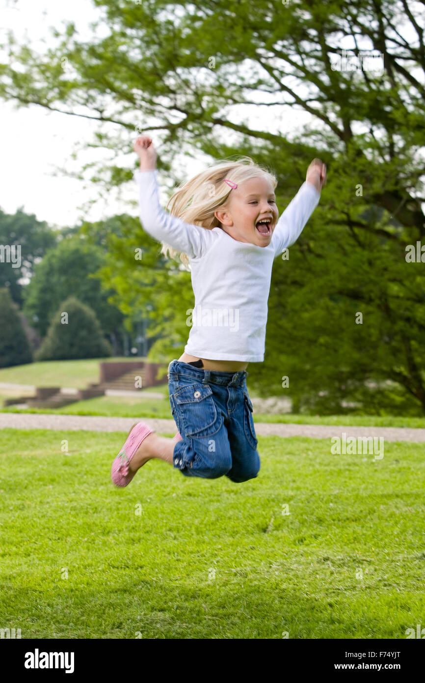 Happy jumping Banque D'Images