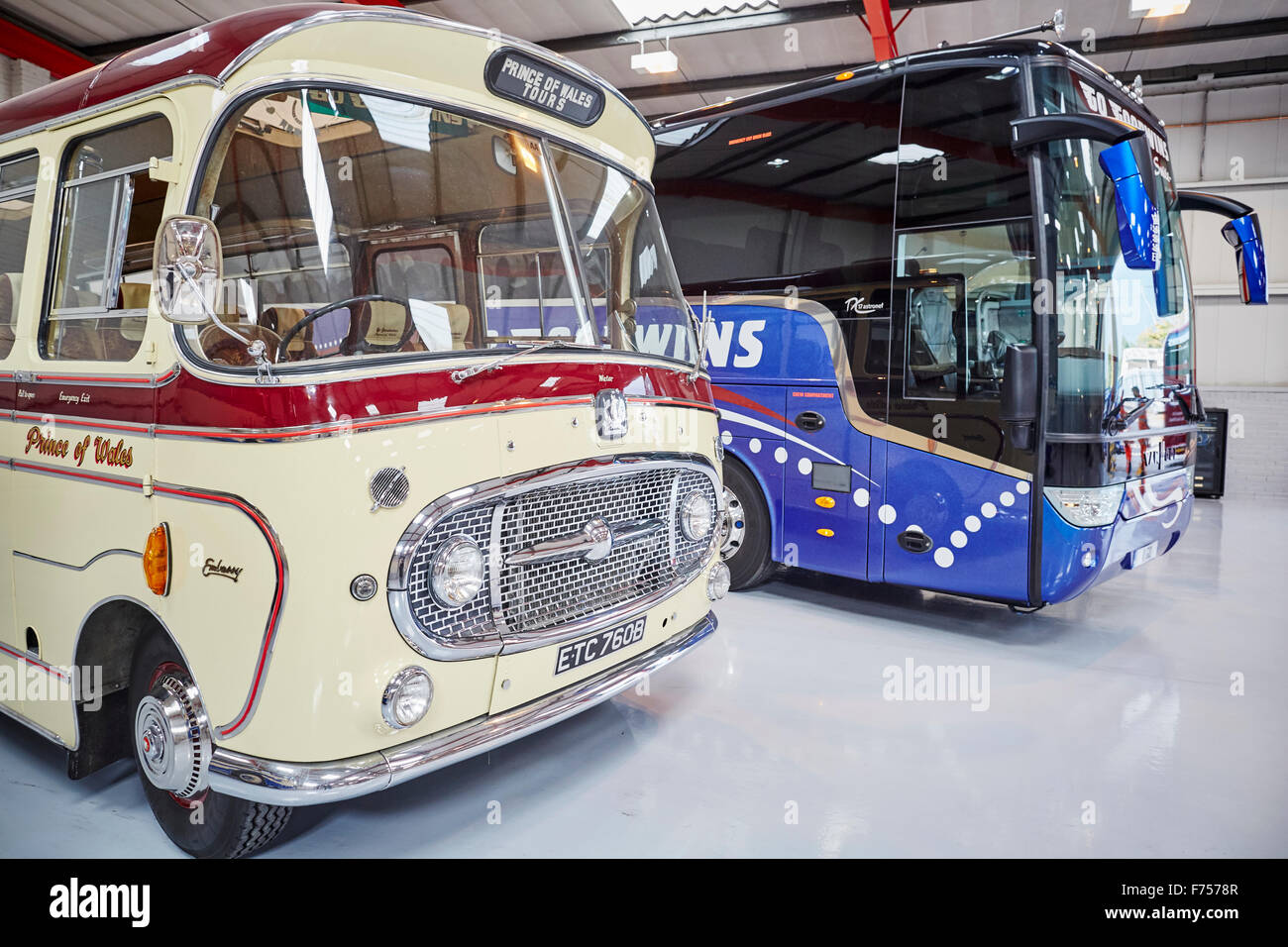 L'entraîneur de Manchester company rendez de Goodwins coaches Eccles stockées dans la vitrine vintage bus double decker bus arrêté seul Banque D'Images