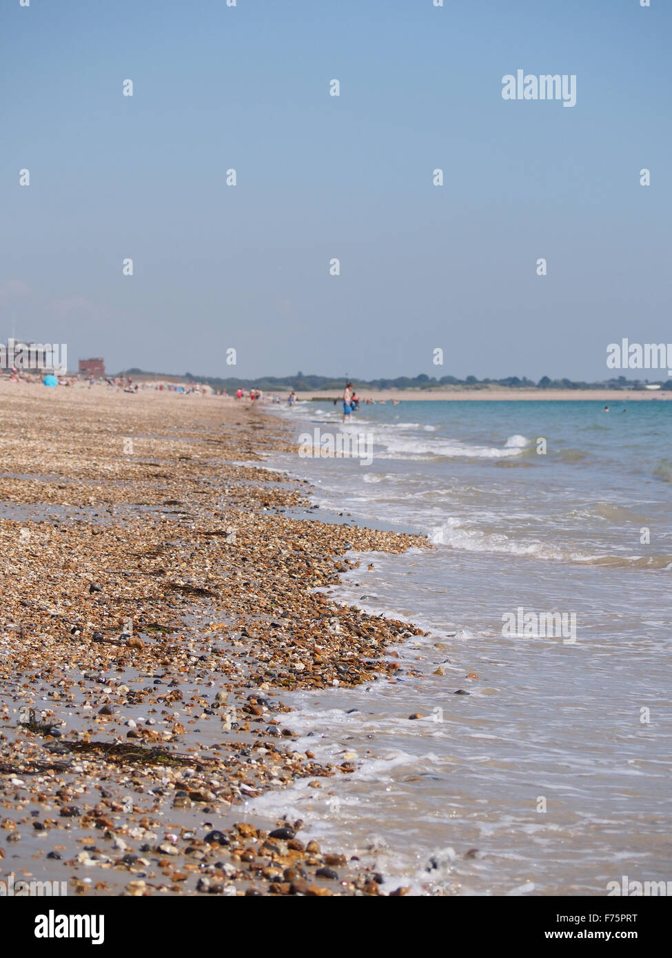 La plage de galets à Eastney, Southsea, Portsmouth, Angleterre Banque D'Images