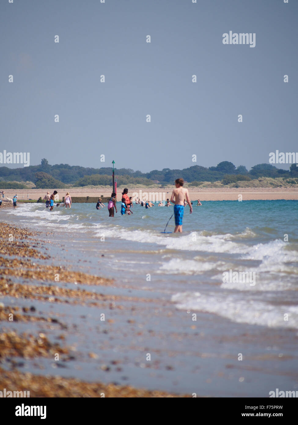 La plage de galets à Eastney, Southsea, Portsmouth, Angleterre Banque D'Images