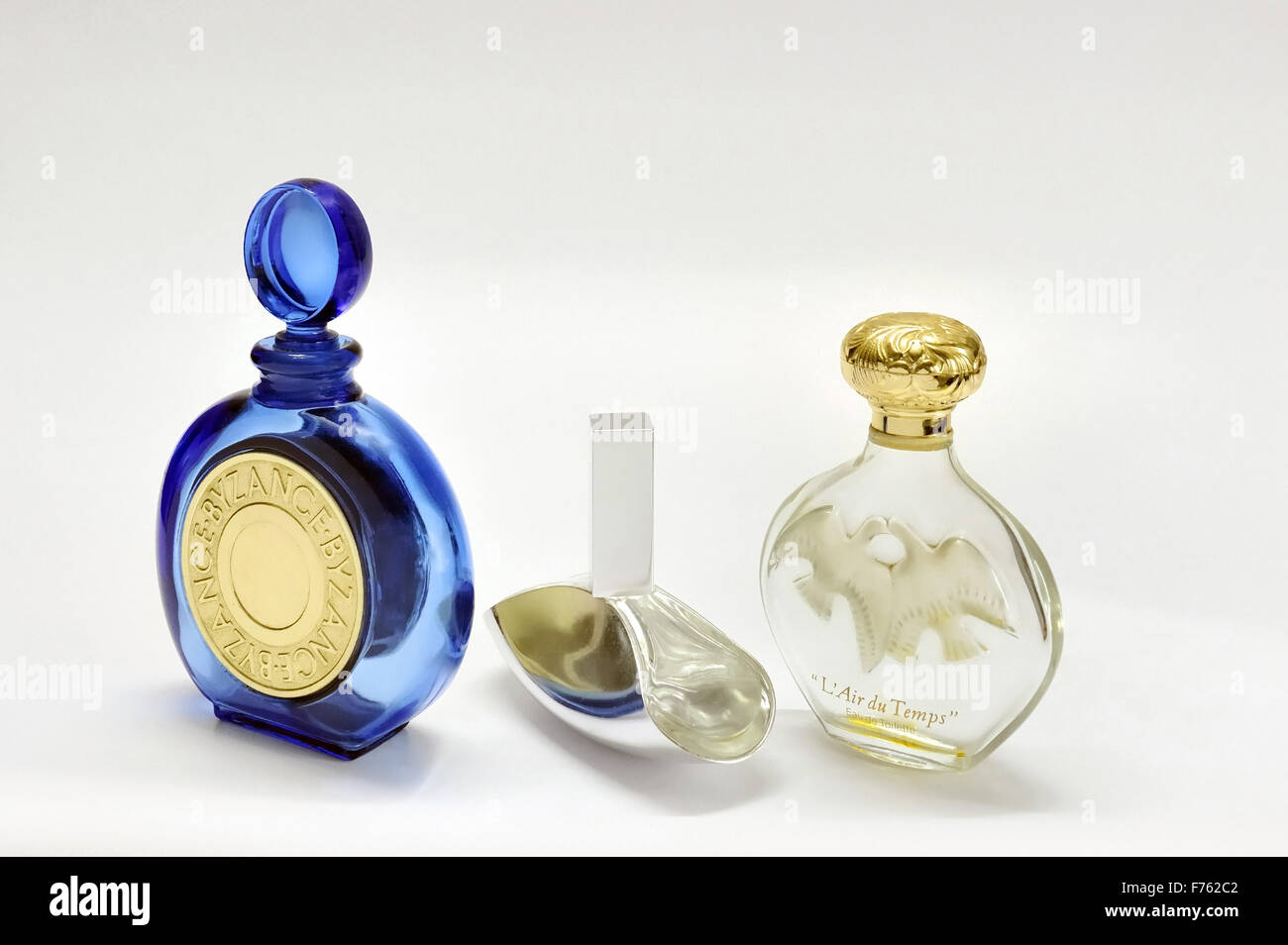 flacons en verre, flacons anciens, flacons anciens, flacons vintage, flacons à parfum, Flacons Byzance, Banque D'Images