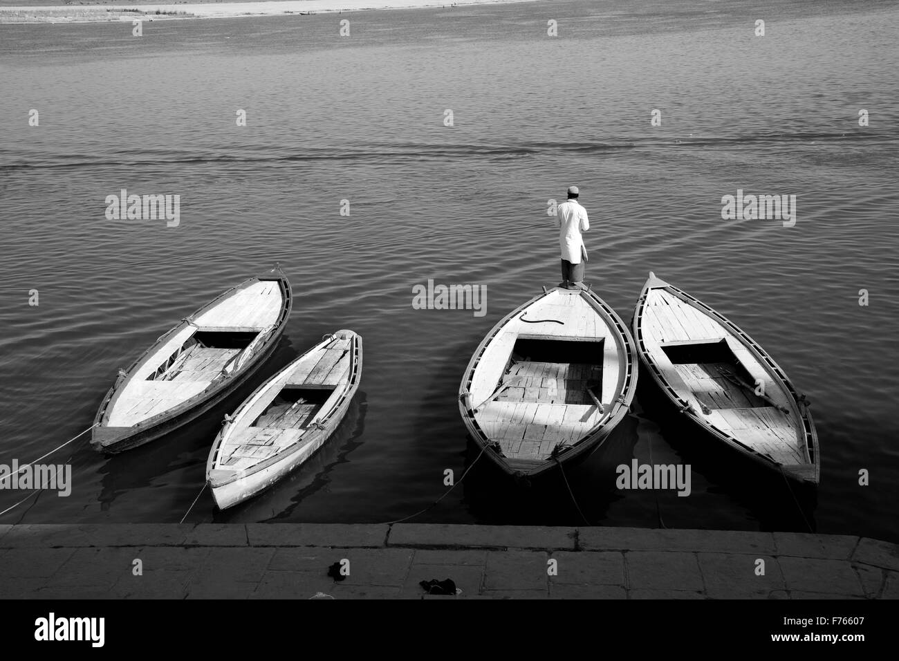 L'homme à voile, Varanasi, Uttar Pradesh, Inde, Asie Banque D'Images