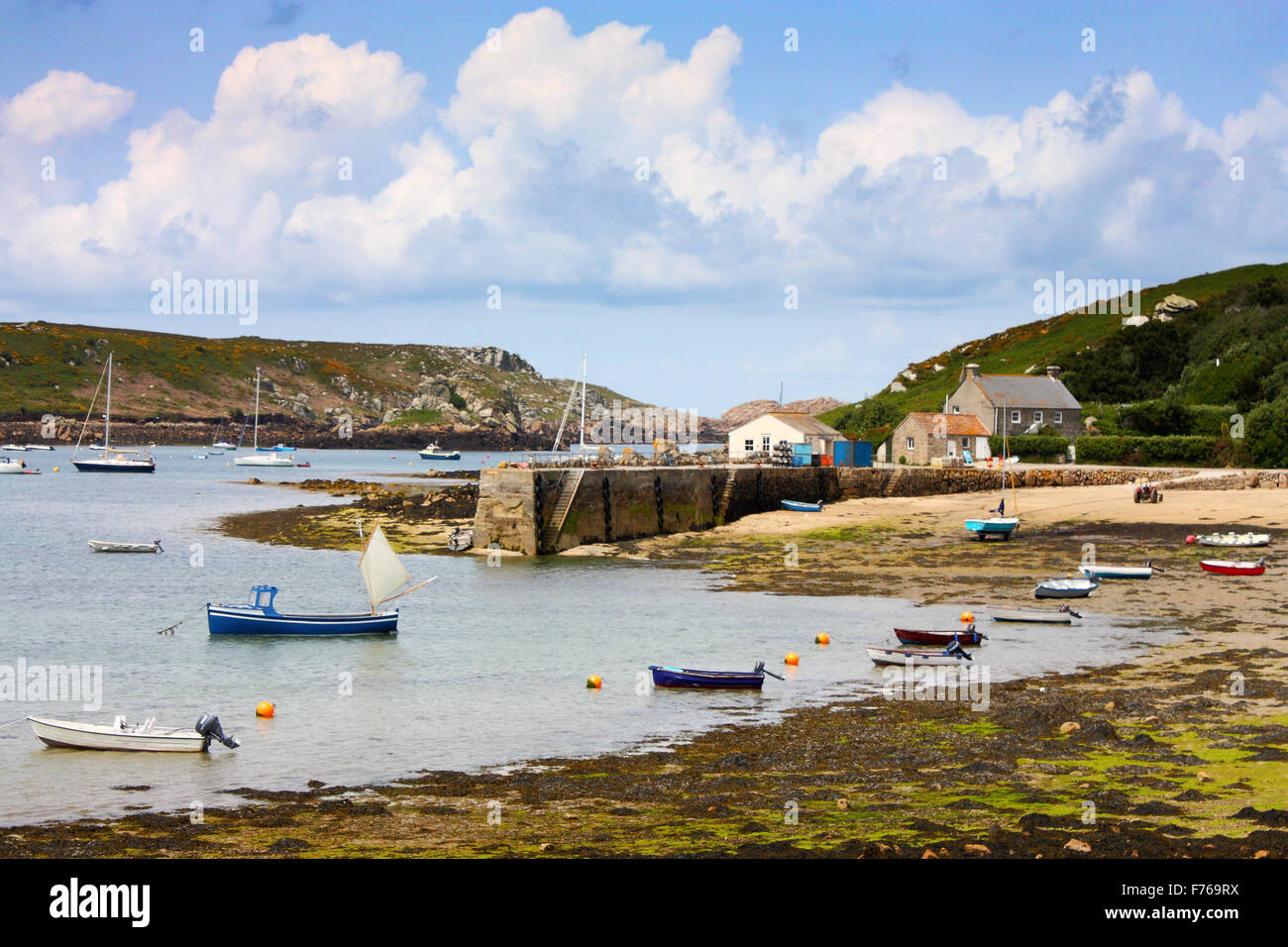 Port et plages de sable de l'Isles of Scilly Banque D'Images