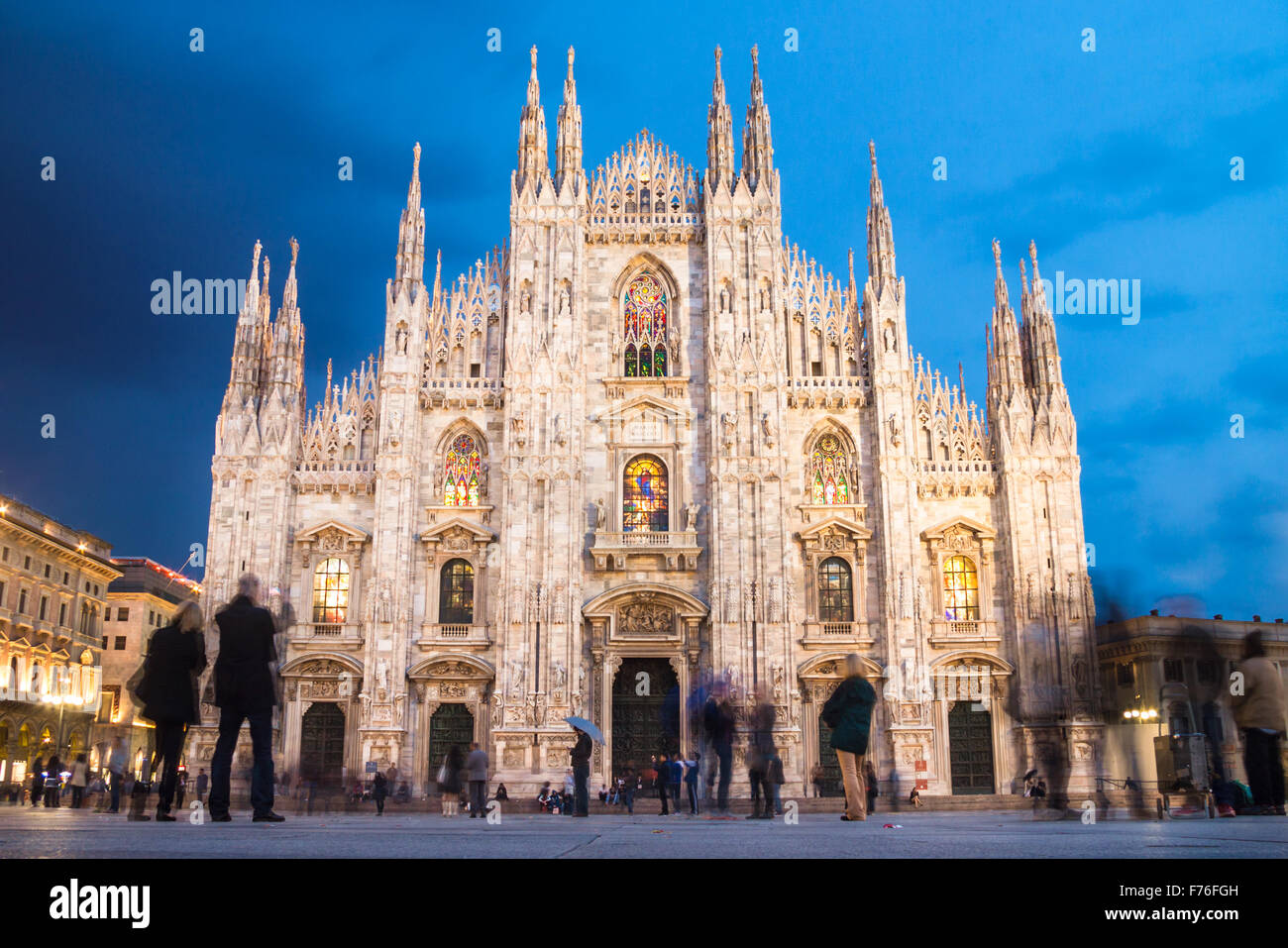 La cathédrale de Milan à partir de la place Banque D'Images