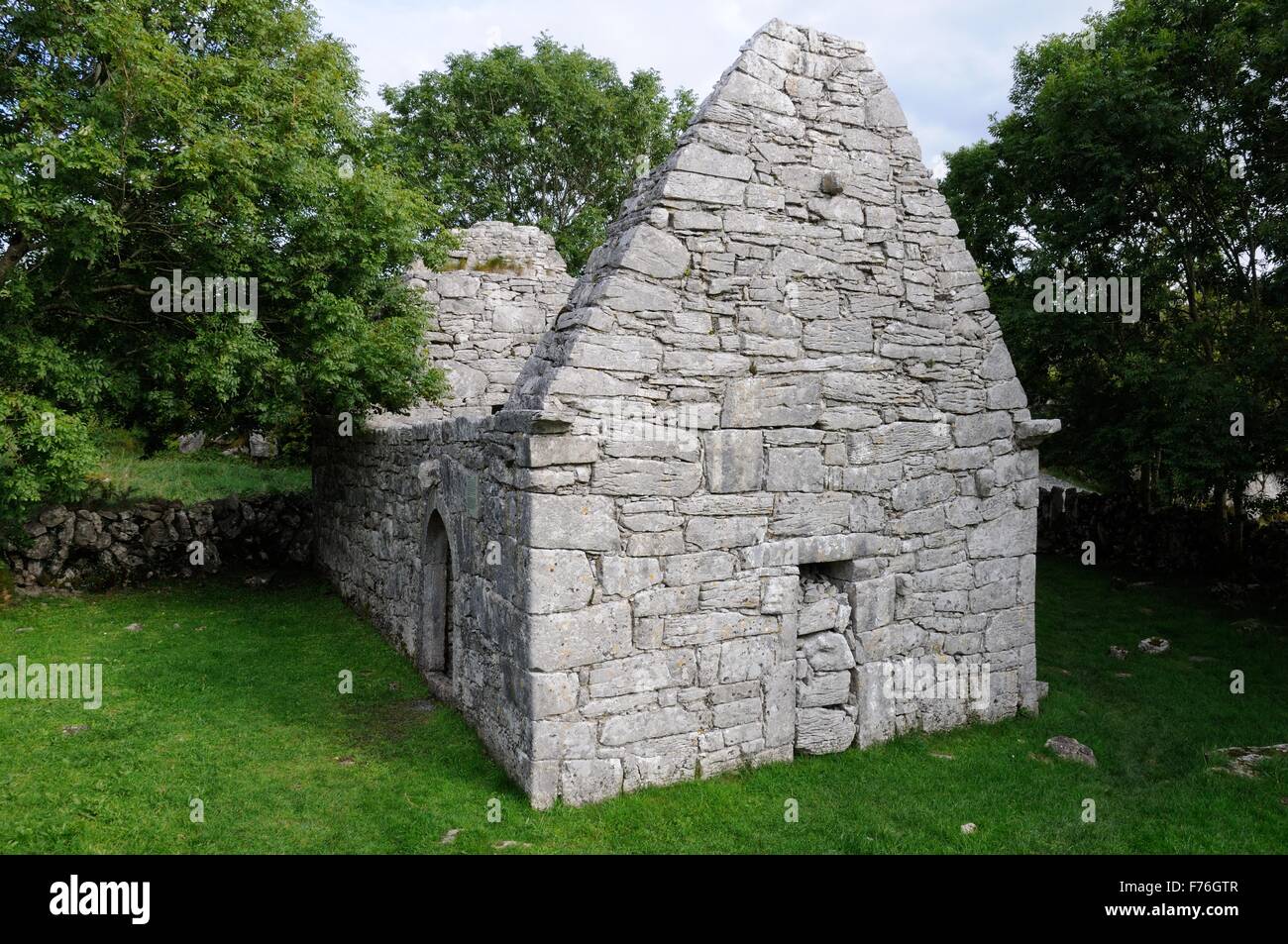 Début de l'église chrétienne du Templecronan Carron Le Burren Comté de Clare Irlande Banque D'Images