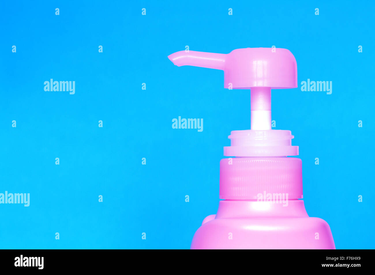 Savon liquide bleu Banque D'Images