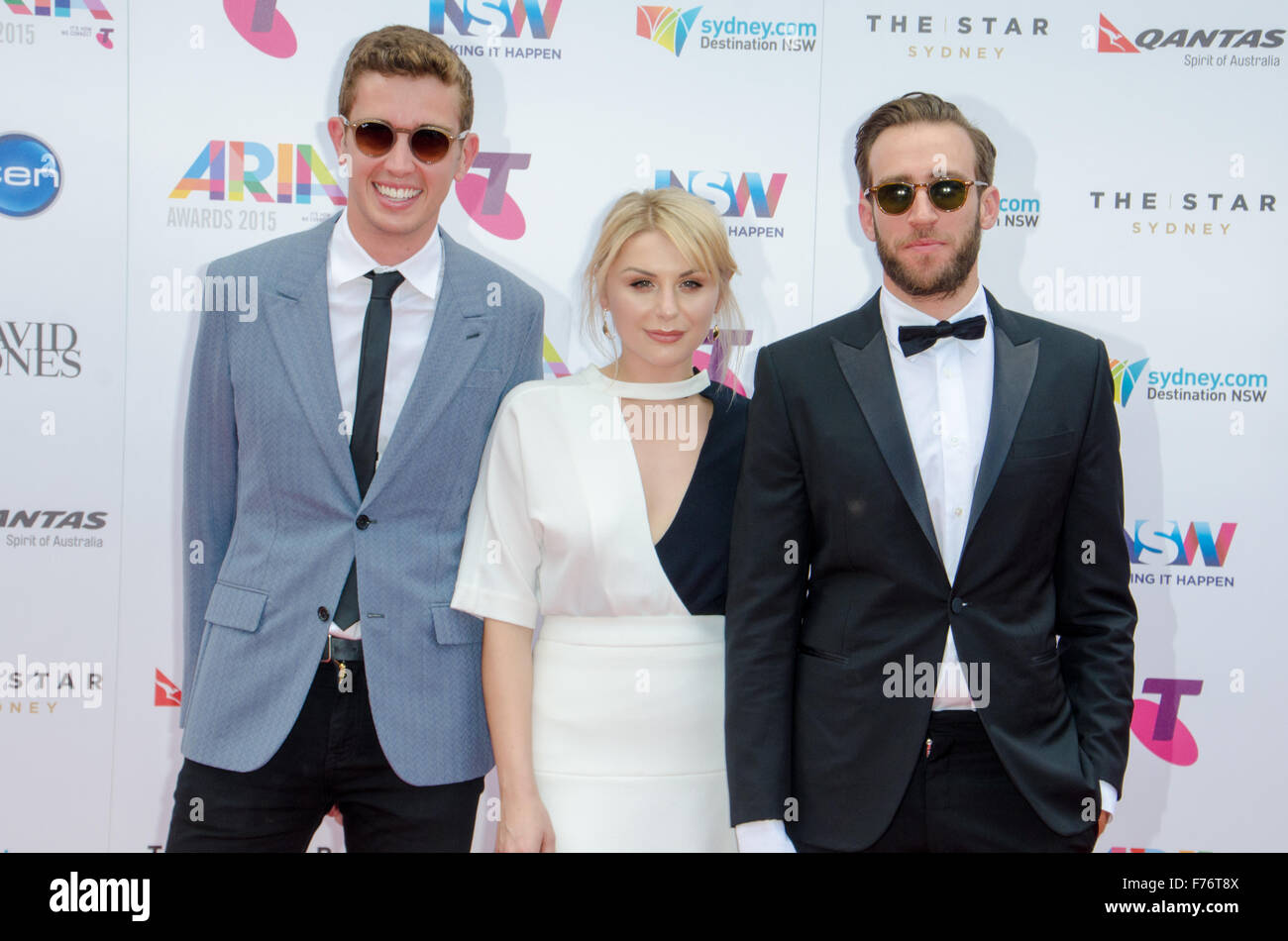 Sydney, Australie. 26 novembre 2015. Des stars et VIP a vu arriver et posant sur le tapis rouge à la 29e assemblée annuelle Aria Awards qui a eu lieu au casino Star à Sydney. En image Crédit : mjmediabox Installations Vol/Alamy Live News Banque D'Images