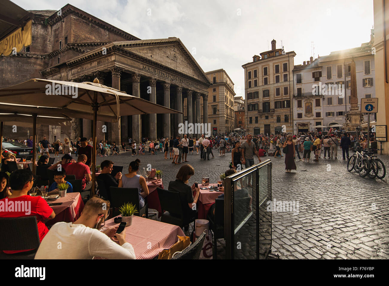 Panthéon au coucher du soleil, à Rome, Piazza della Rotonda Banque D'Images