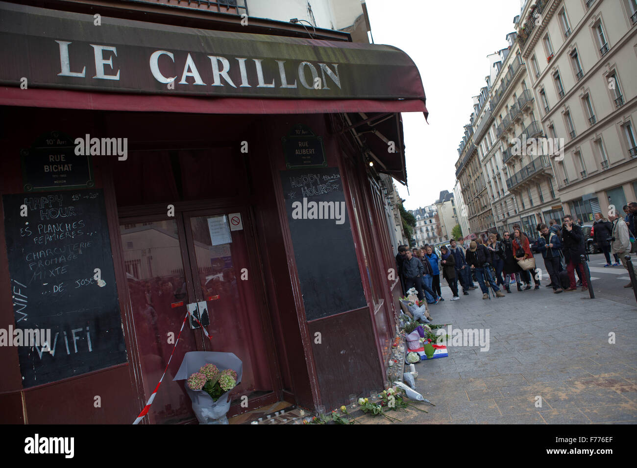 Les attaques terroristes, Paris 13 novembre 2015, Vendredi, réclamé par ISIS, 128 morts, 300 blessés. Sept attaques individuelles trop Banque D'Images