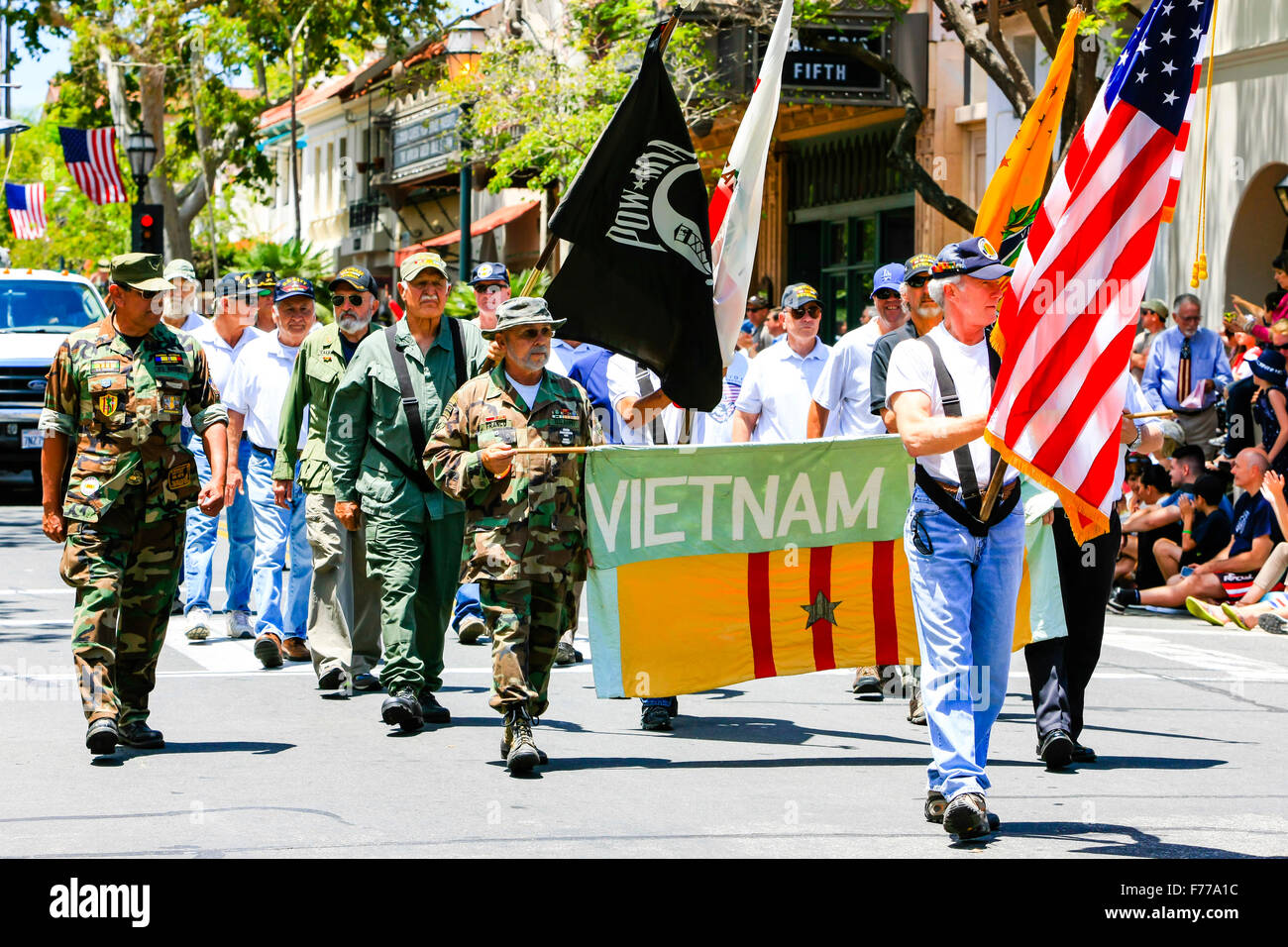 Guerre du Vietnam Vets prendre part à la parade du 4 juillet à Santa Barbara, Californie Banque D'Images