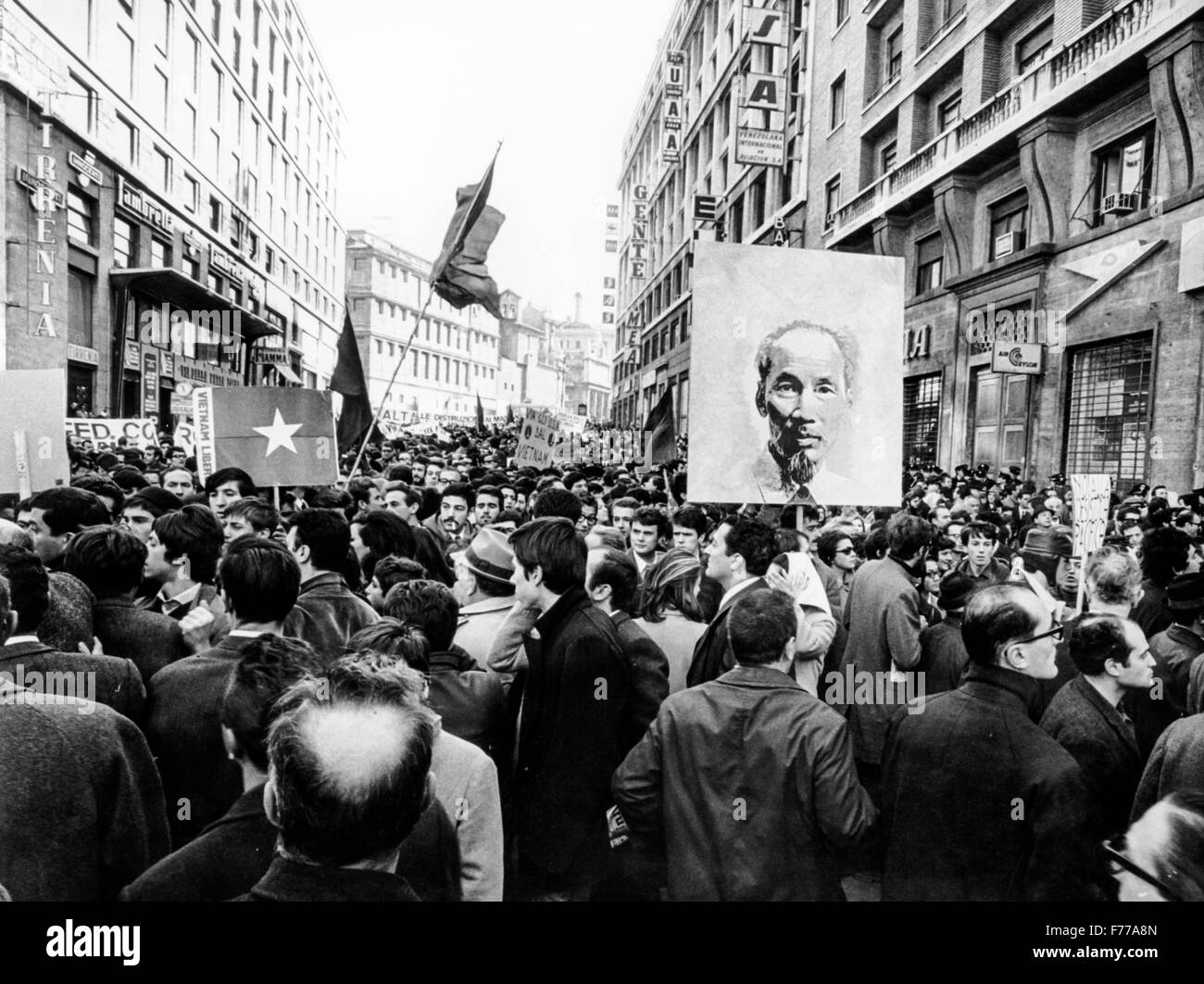 Manifestation contre la guerre au Vietnam, Rome 1968 Banque D'Images