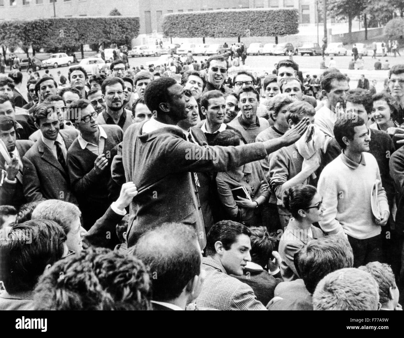 Manifestation après le meurtre de l'étudiant Paolo Rossi,rome,1966 Banque D'Images