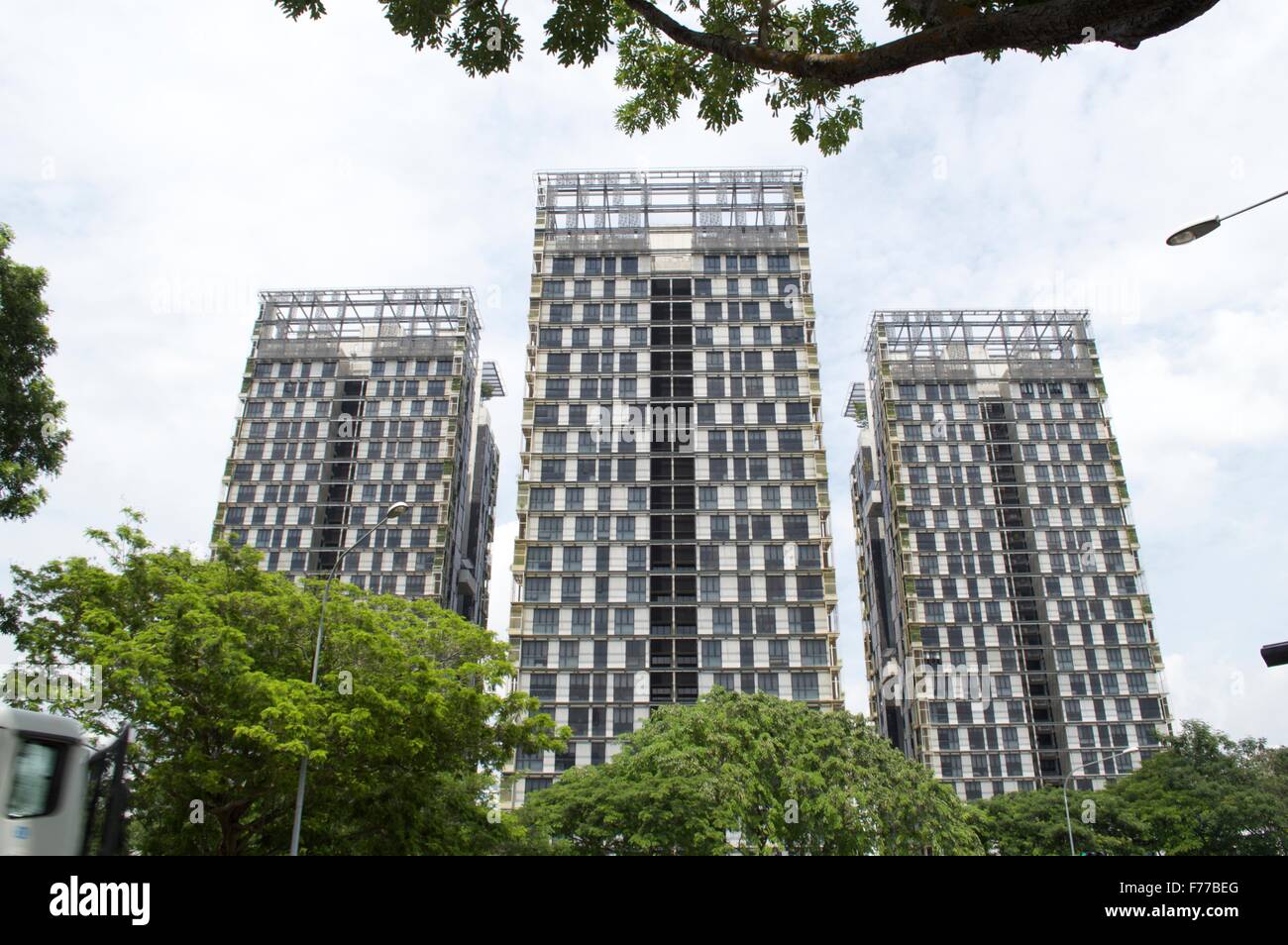 Un gratte-ciel moderne tour public avec green et de la technologie moderne de Singapour, le Japon, l'Inde, l'Amérique Banque D'Images