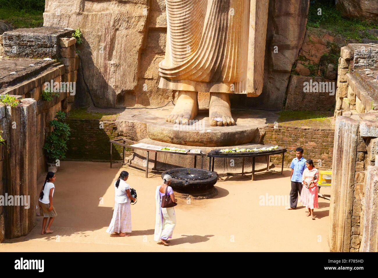 Sri Lanka - Anuradhapura, Statue Bouddha Aukana, Site du patrimoine mondial de l'UNESCO Banque D'Images