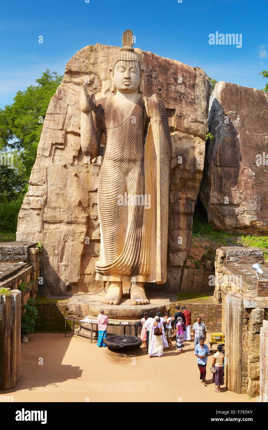 Sri Lanka - Anuradhapura, Statue Bouddha Aukana, Site du patrimoine mondial de l'UNESCO Banque D'Images